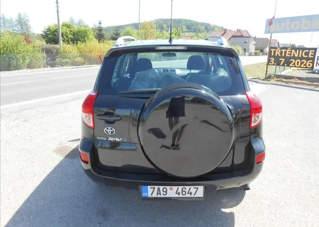 Toyota Rav4 2,0 VVTi 112kW CZ Serviska 4x4 benzín - fotka 5