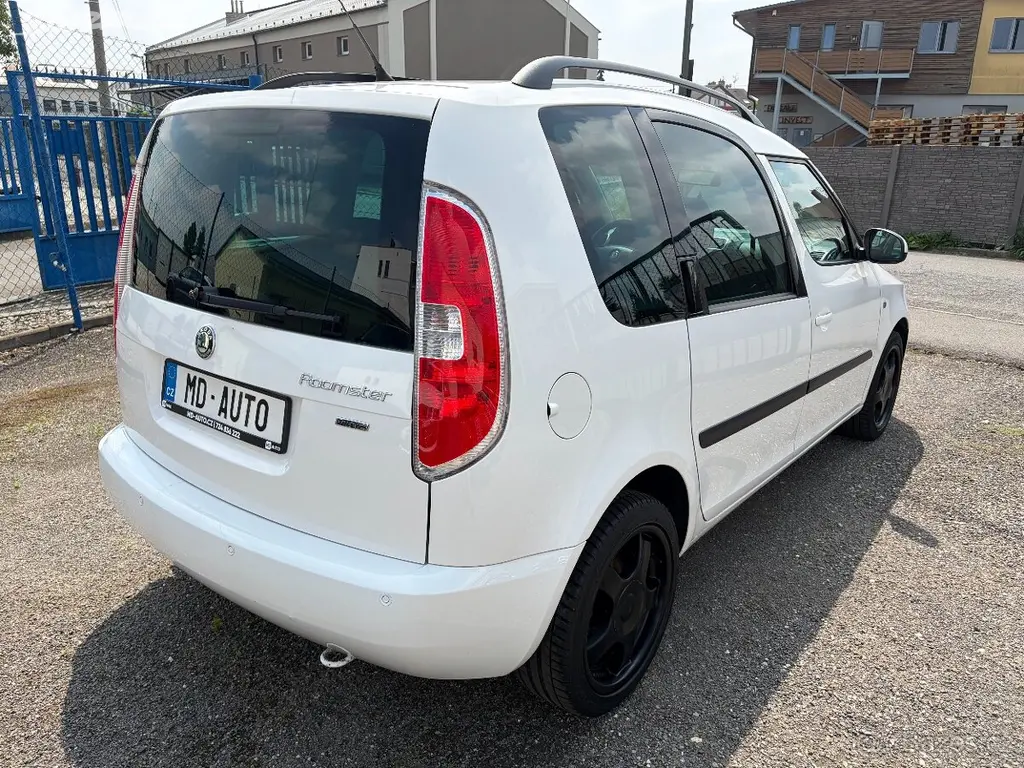 ŠKODA ROOMSTER 1.4 16V 63KW ALU VÝHŘEVY PANORAMA - fotka 4