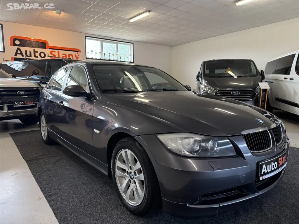 BMW Řada 3, 320i E90,110kW,manuál - fotka 2