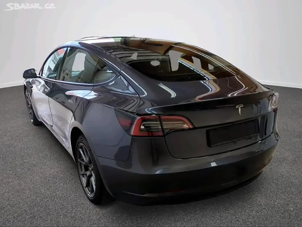Tesla Model 3, AMD Ryzen, LFP baterie - fotka 2