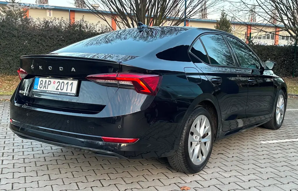 Škoda Octavia IV Sportline 2.0 TDi - fotka 3
