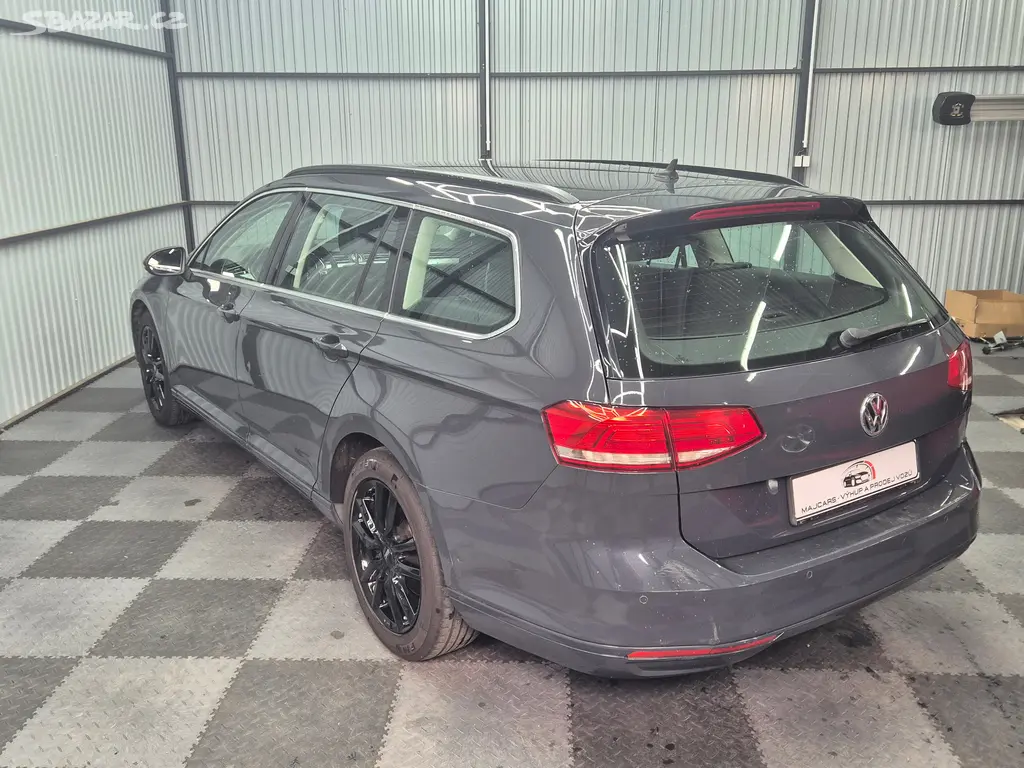 Volkswagen Passat, 2.0 TDI 110KW - fotka 6