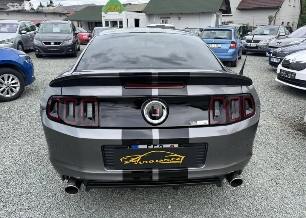 Ford Mustang 3.7 V6 benzín automatická - fotka 5