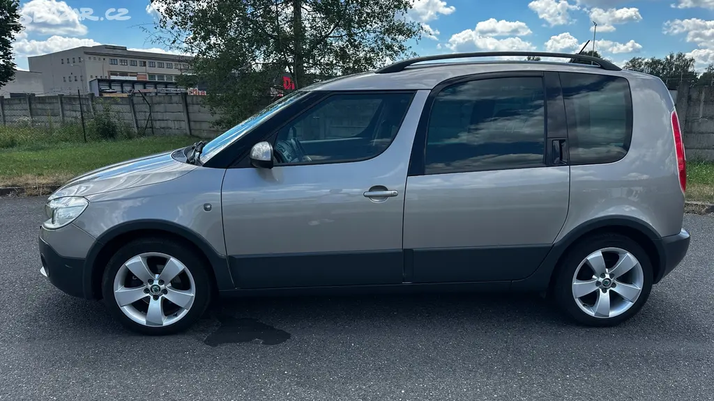 ŠKODA ROOMSTER 1.2 TSI SCOUT - fotka 2