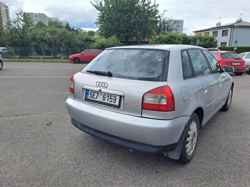 Audi A3 ,81kw, stálý servis, automat. př., 5DV - fotka 5