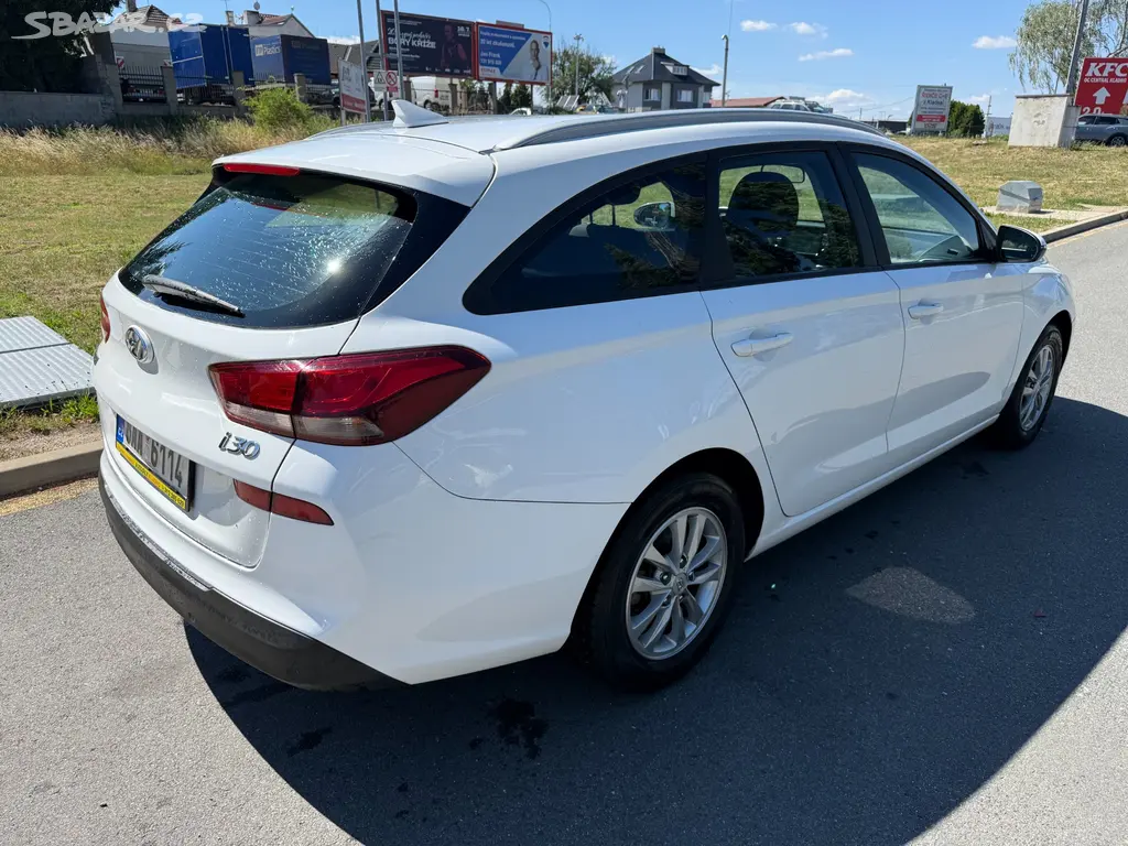 Hyundai I30 1.6 CRDi 85kW 2020 97000km - fotka 3