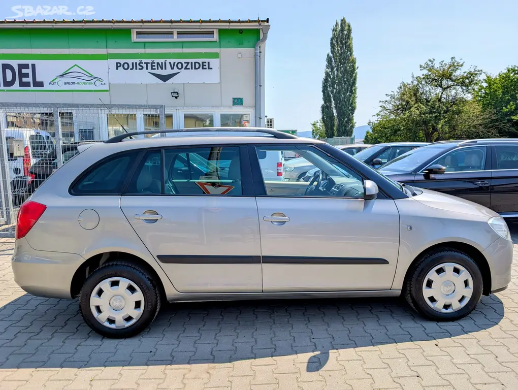 ŠKODA FABIA II COMBI 1,4 16V 63kW XENONY, SV. INT. - fotka 6