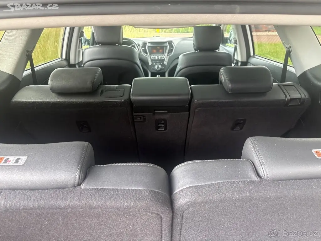 Hyundai Grand Santa Fe 2,2 CRDi 4x4 7míst tažné - fotka 5