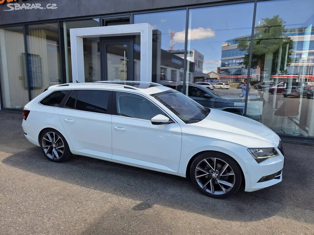 Škoda Superb, 1.4 TSI Style Plus - fotka 4