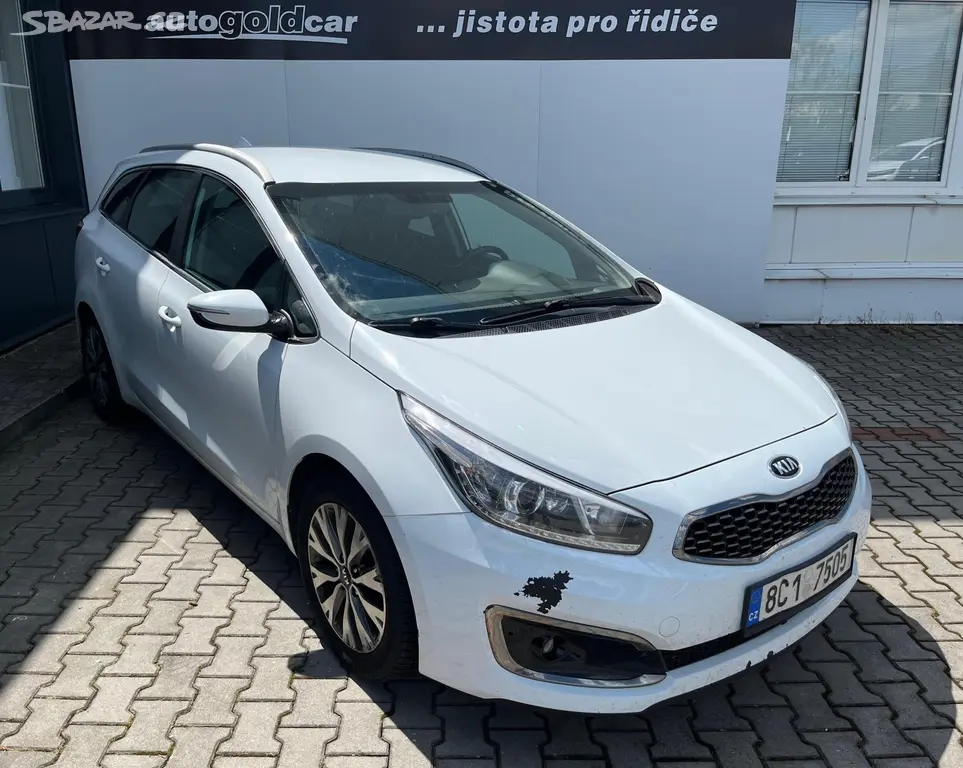 Kia Cee´d, Sportswagon Cool 1.6 GDI - fotka 3