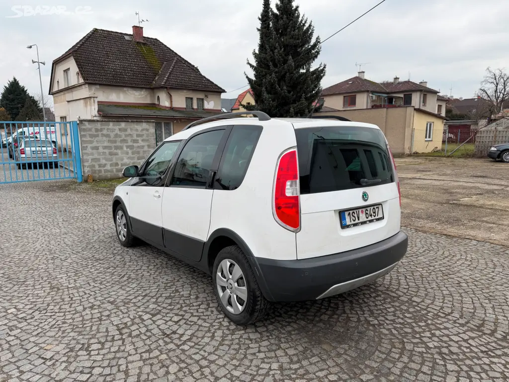 Škoda Roomster SCOUT 1.6 TDi 66kW,2011,STK 12/2027 - fotka 6