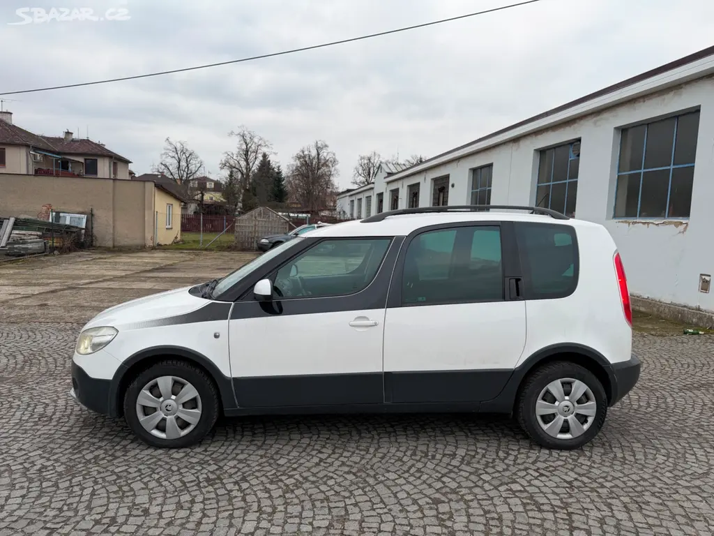 Škoda Roomster SCOUT 1.6 TDi 66kW,2011,STK 12/2027 - fotka 5