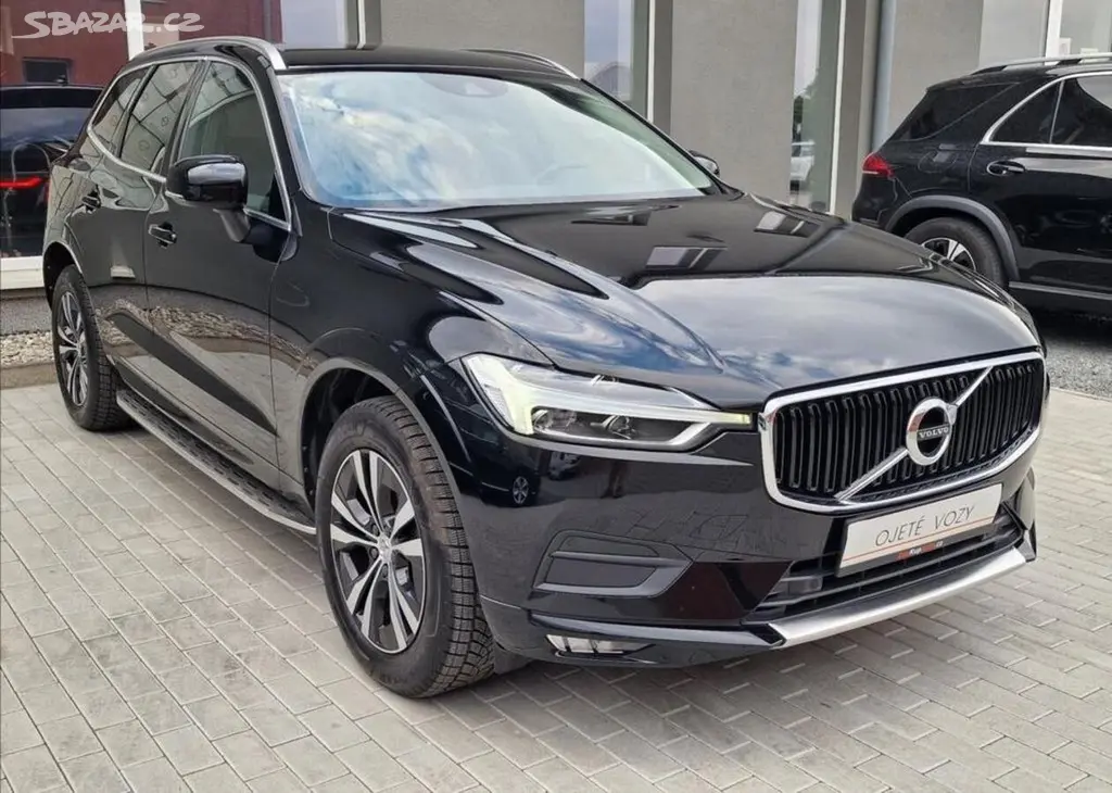 Volvo XC60, B4 145kW AWD Momentum Pro,ČR
