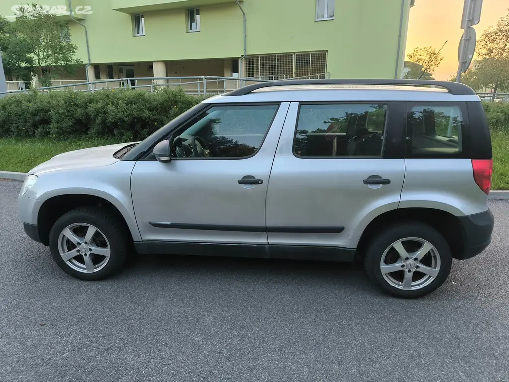 ŠKODA YETI 1.2 TSI 77kw, r.v. 2013, NOVÁ STK - fotka 3