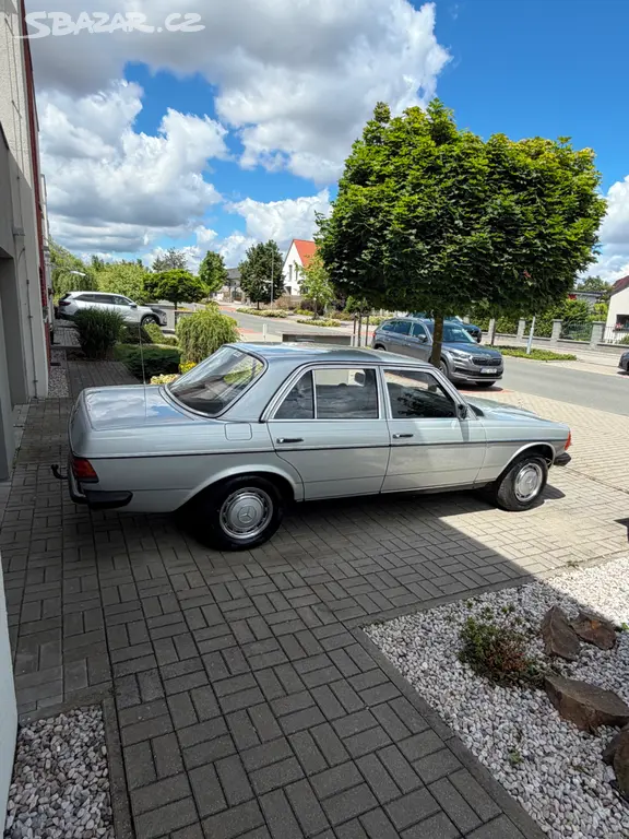 Mercedes-Benz W123 2.0 benzin - fotka 3