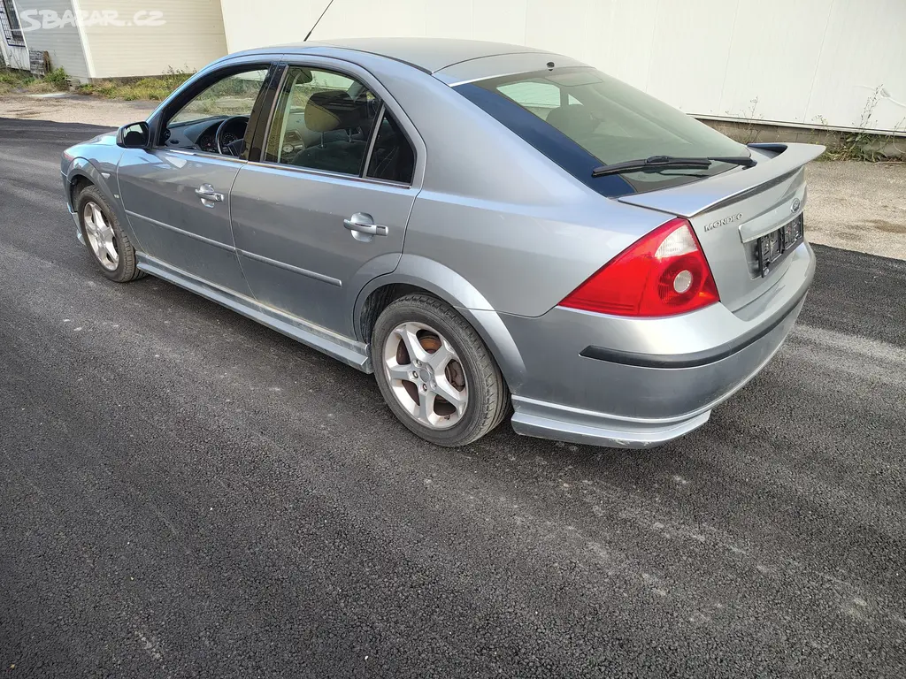 Ford Mondeo 2.5 V6 125kw - fotka 4