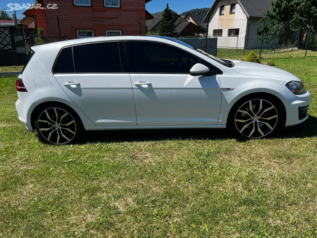 Volkswagen Golf VII 2.0 GTi 169KW DSG + ZIMNÍ KOLA - fotka 4