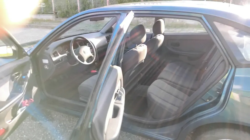 Hyundai Elantra - fotka 5
