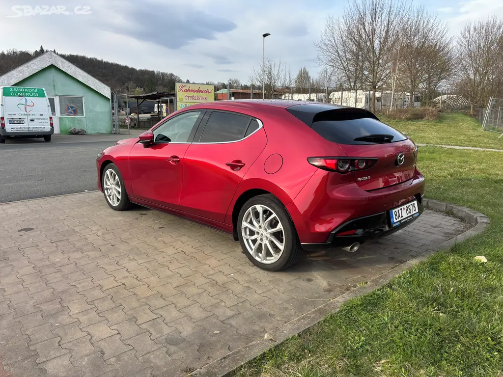 Mazda 3 - 2.0 skyactiv-x186 GT - fotka 2