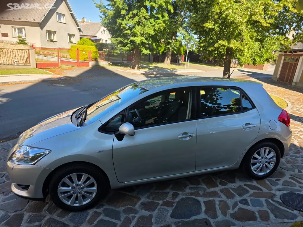 Prodám Krásnou Toyota Auris 1.8 Valvematic - fotka 5