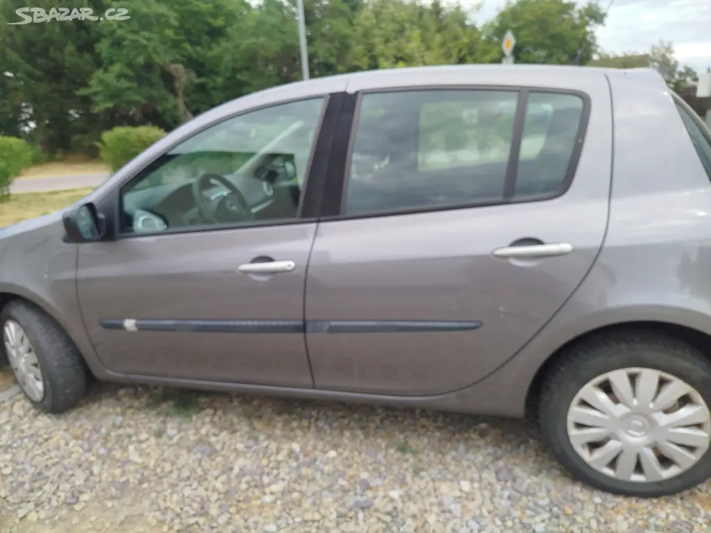 Renault Clio 1.2 Benzín (55 kW) - fotka 3