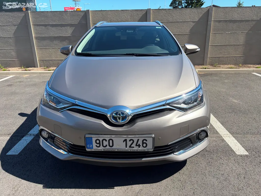 Totota Auris 1.8 Hybrid kombi - v tovární ZÁRUCE ! - fotka 4