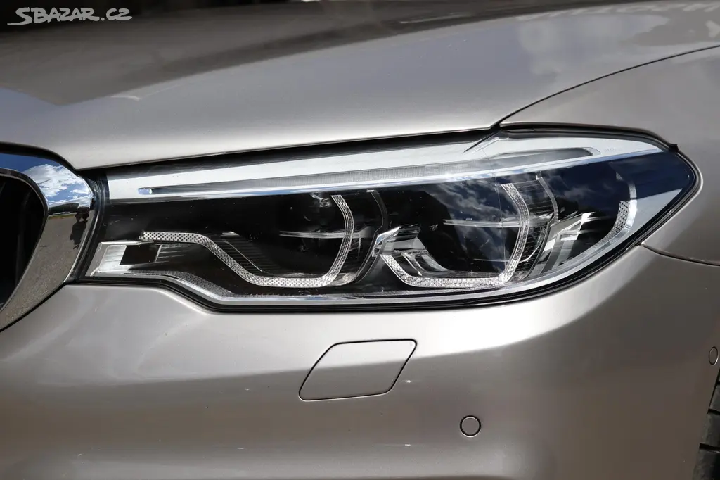 BMW Řada 5, 520D XDRIVE SPORT LINE G30 - fotka 4