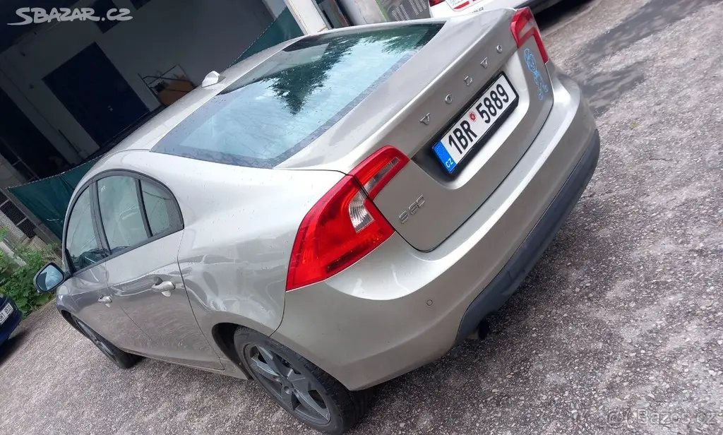 Volvo S60 D3 komplet po servisu - fotka 2