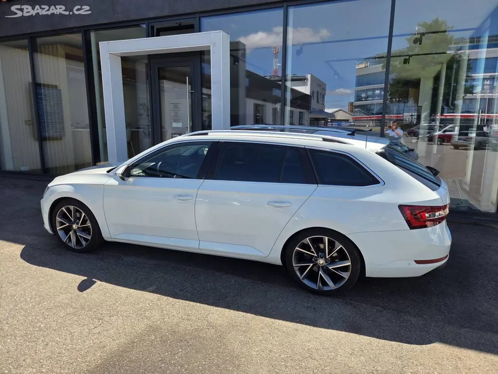 Škoda Superb, 1.4 TSI Style Plus - fotka 2
