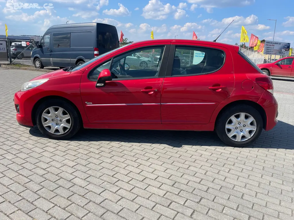 PEUGEOT 207 1,4i 54kw Klima ESP 2012 - fotka 2