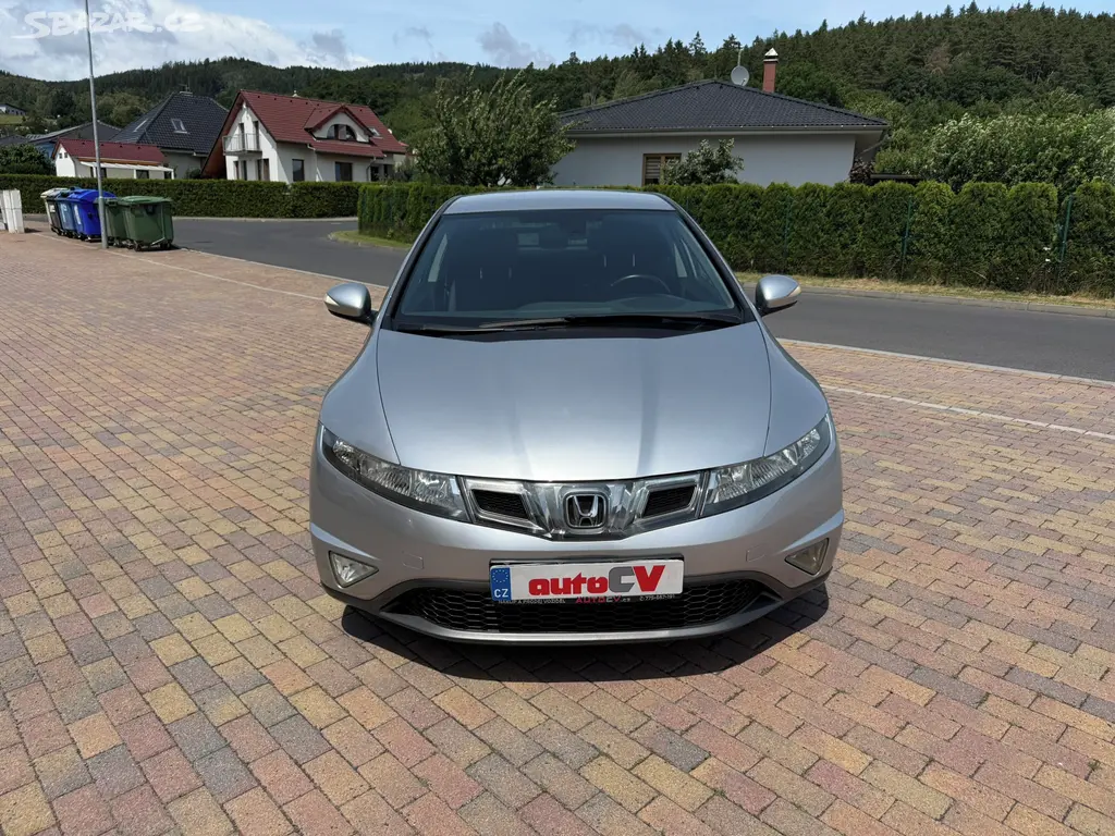 HONDA CIVIC VIII 1.8 i-VTEC 103kW-2011-122.274KM- - fotka 3