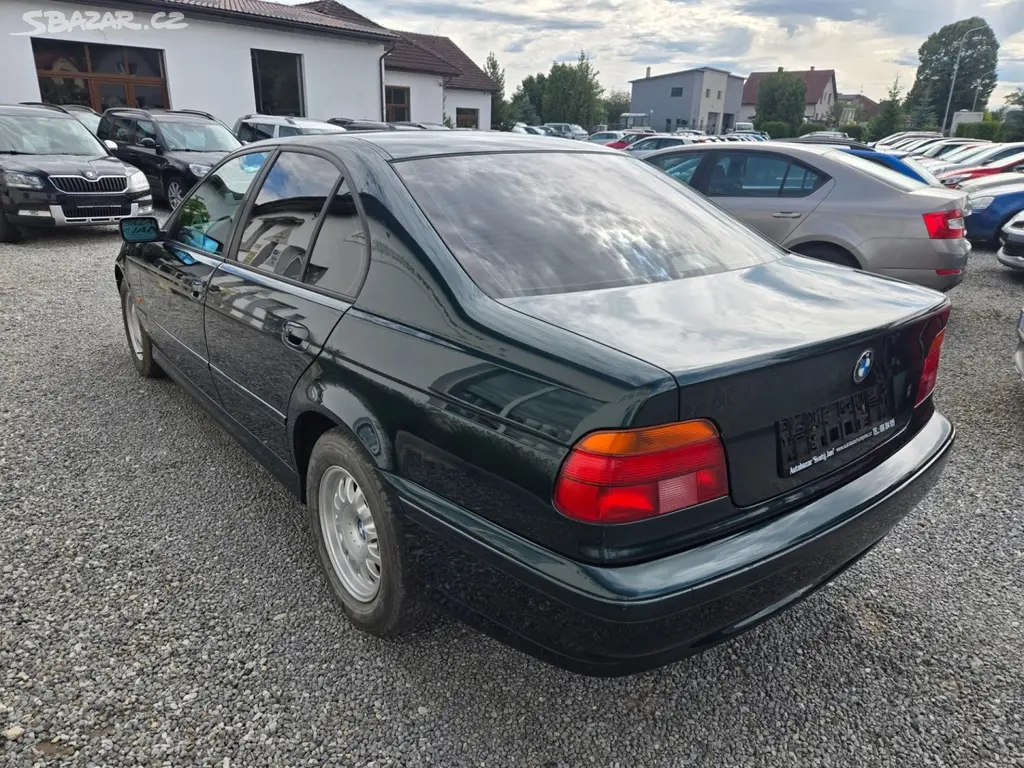 BMW Řada 5, 2.0 i Serviska - fotka 6