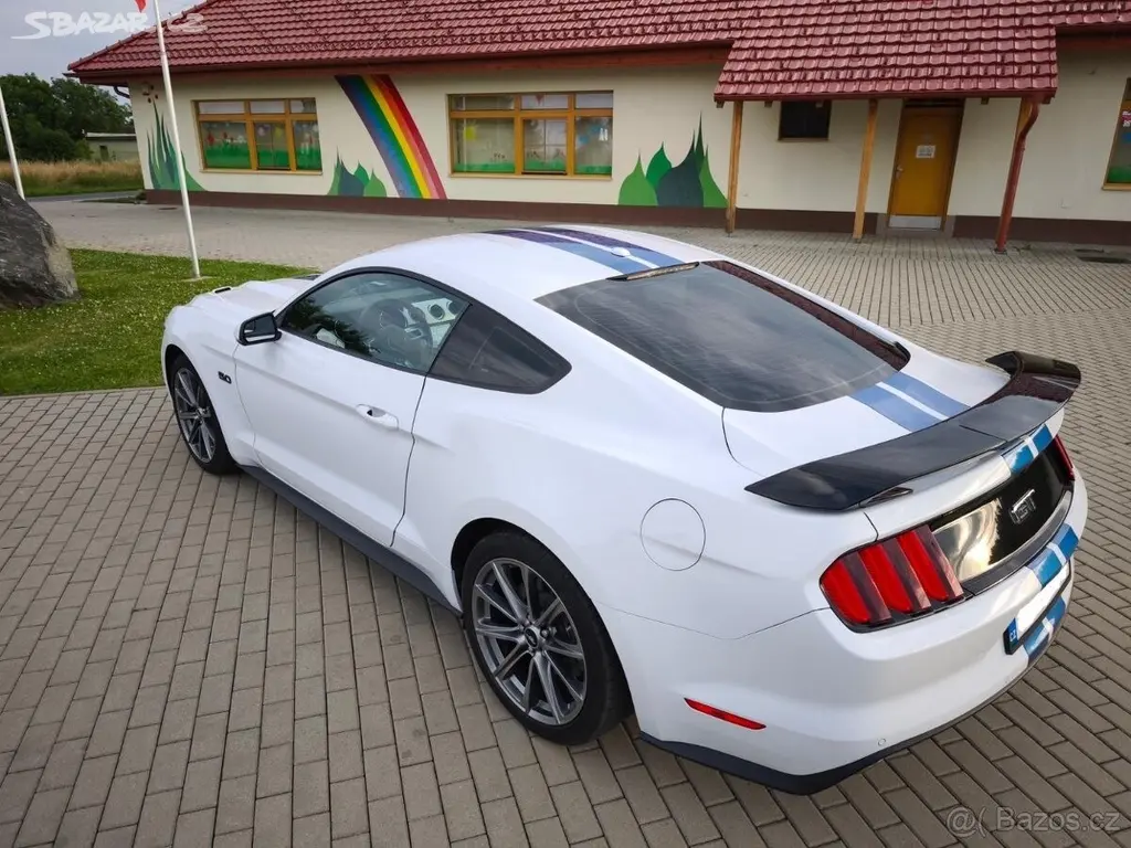 Ford Mustang 5,0 GT V8 - fotka 4