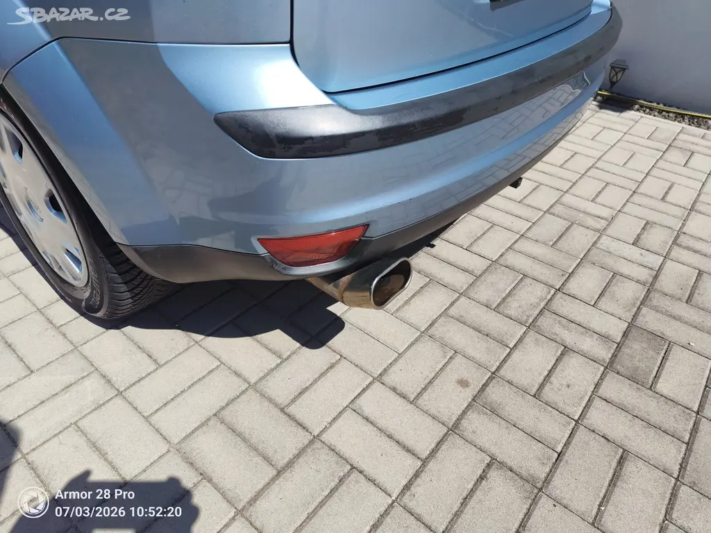 Ford Focus 1.6i-74kw benzín - fotka 5