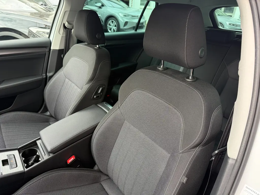 Škoda Superb 3 Combi Style 2.0TDI 147kW DSG Matrix - fotka 6