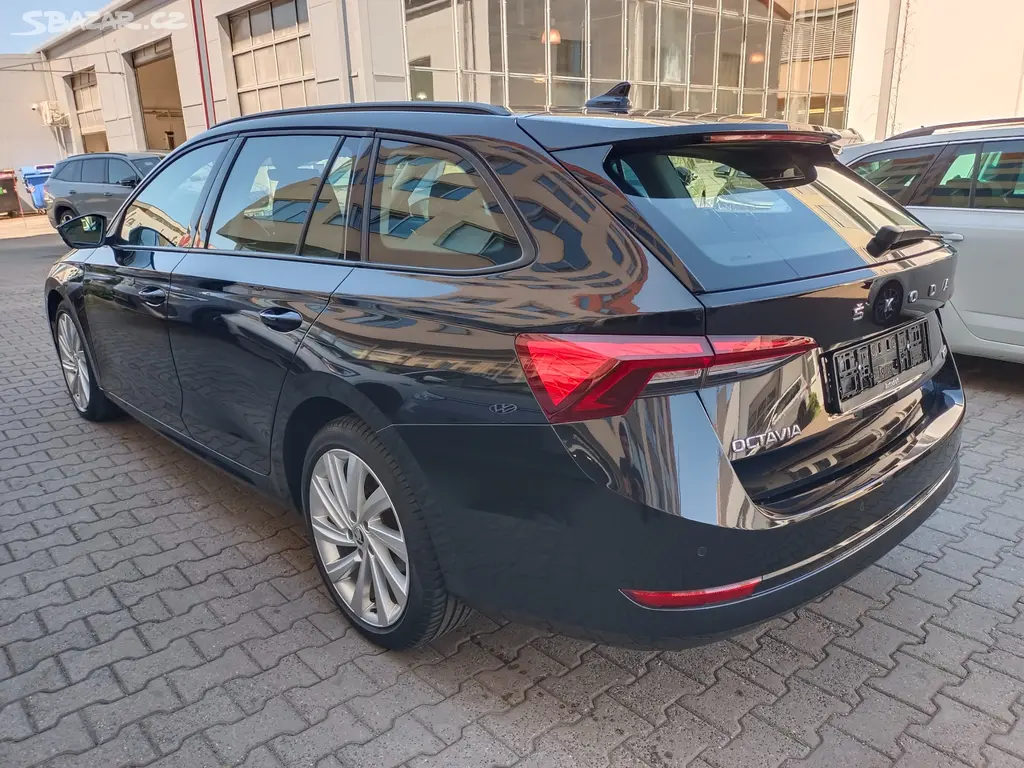 Škoda Octavia 4 Combi 1.5 TSI e-TEC 110kW DSG - fotka 4