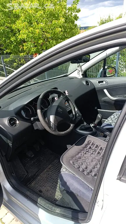 Peugeot 308 1.6 benzín r.v 2009 - fotka 5