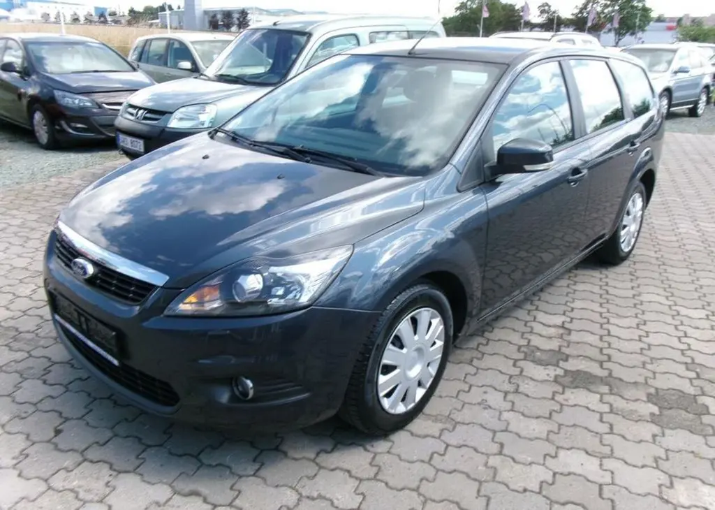 Ford Focus 1.8i 1.MAJ.SERVISKA,2X KOLA benzín - fotka 3