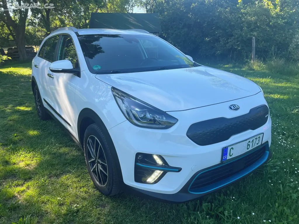 KIA NIRO EV, SPIRIT 64 kWh, 7/2021 1.MAJ SOH 100% - fotka 3