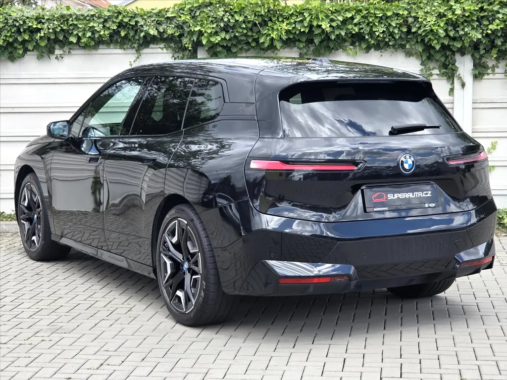 BMW iX, xDrive40 Sport paket SoH 96% 1 - fotka 5