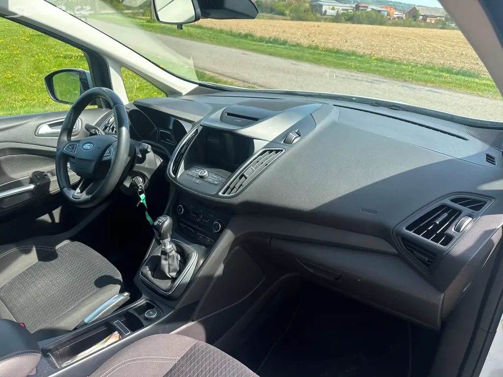 Ford C-max 1,0 ecoboost r.v.2018 najeto 90600km - fotka 6