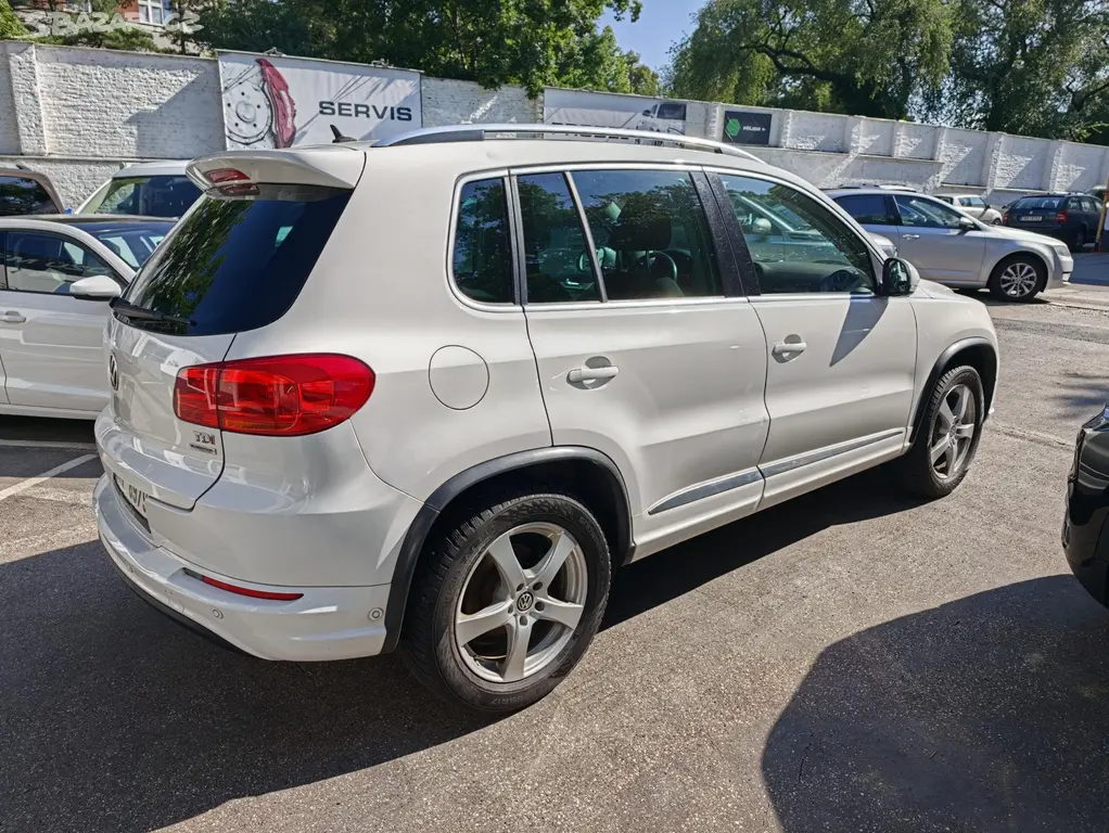 Volkswagen Tiguan, 2,0 TDi R-Line - fotka 5