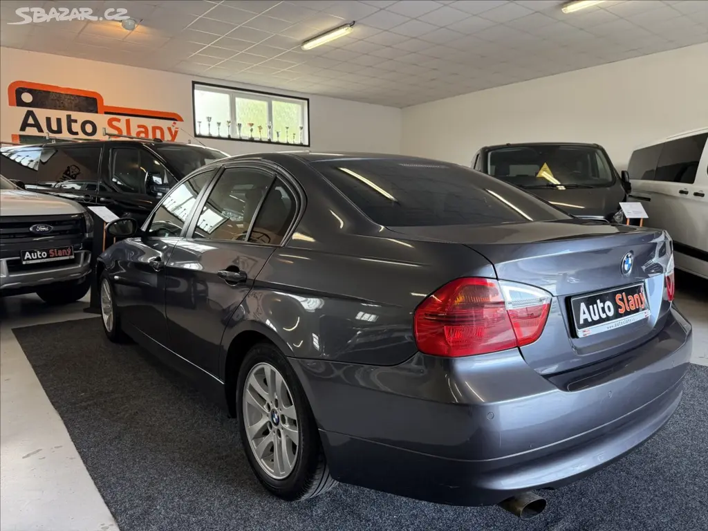 BMW Řada 3, 320i E90,110kW,manuál - fotka 5