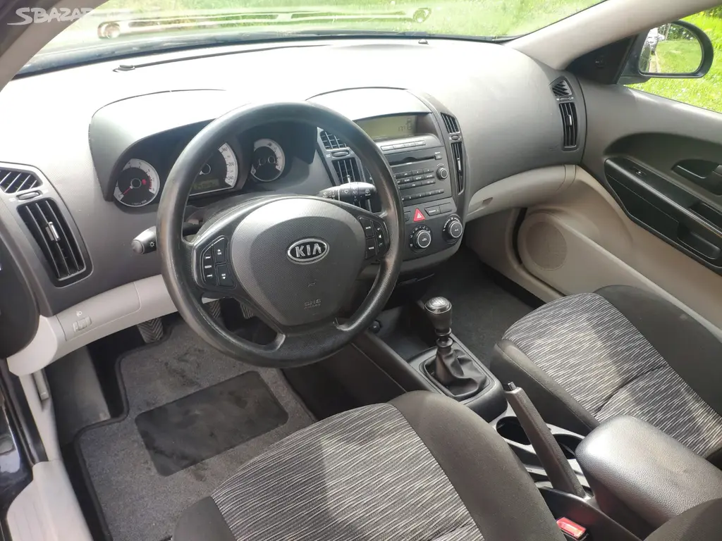 Kia Ceed 1.4i 80 kW Combi, KLIMA MRAZÍ, TOP CENA - fotka 3