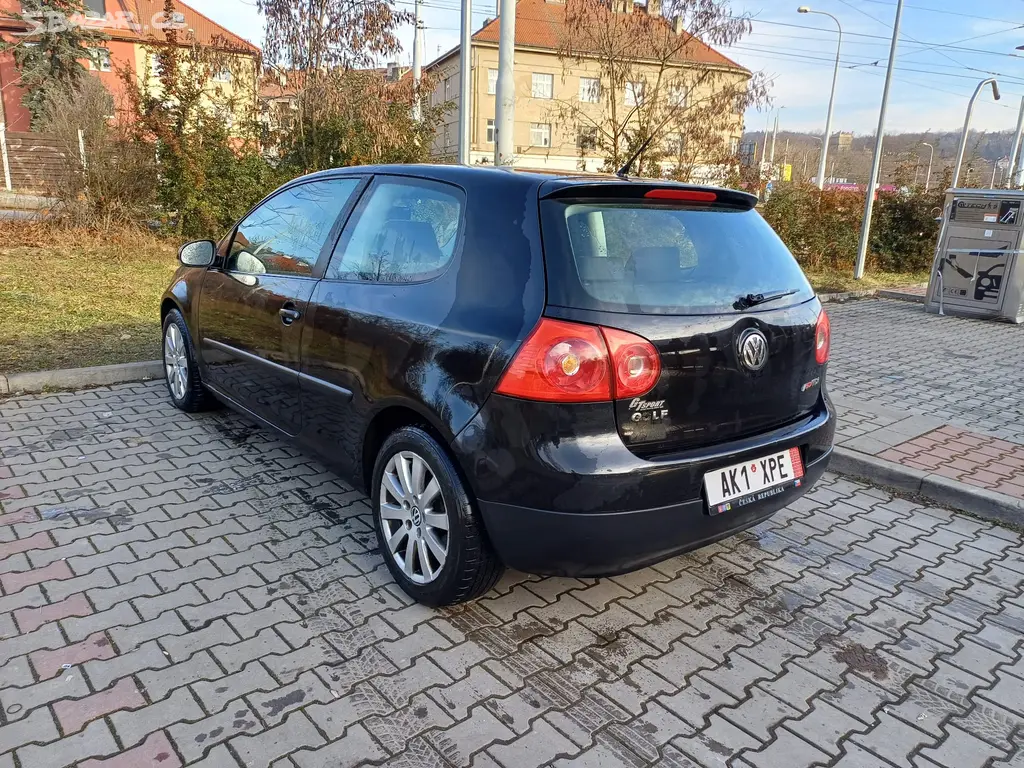 Volkswagen golf 5 TDI 66 kW - fotka 2