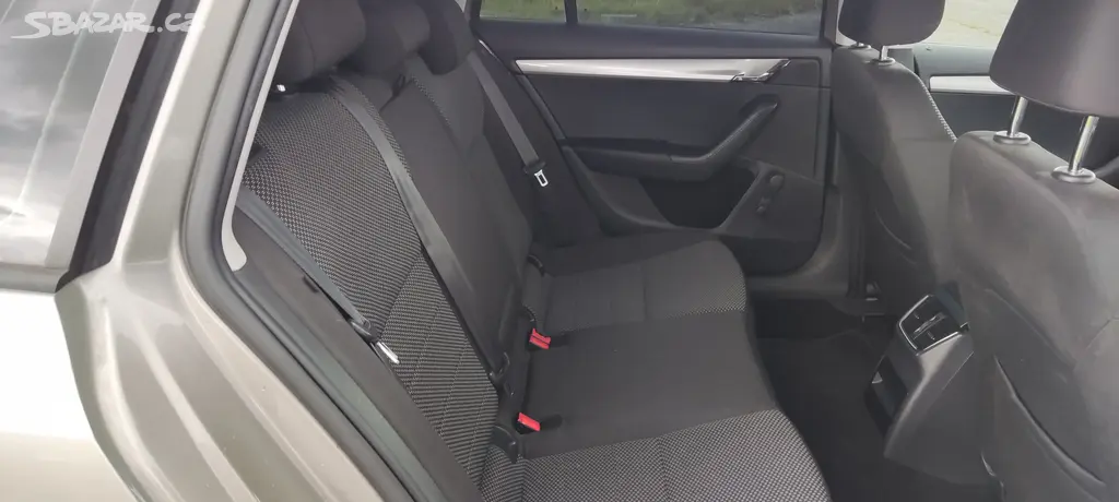 Též na splátky Škoda Octavia combi III 1.6TDI 81kW - fotka 6