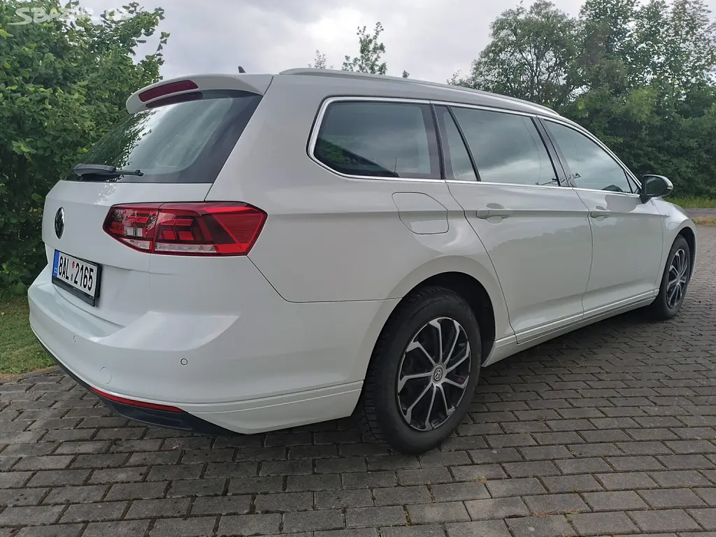 VW Passat Combi B8 Facelift 1,5 TSi 110 kw - fotka 6