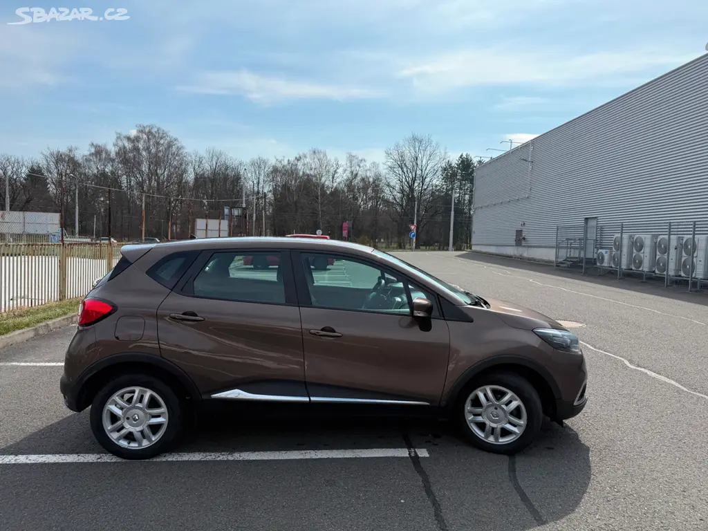 RENAULT CAPTUR 0,9 TCe 66kW - 2.maj ČR - 92700km - fotka 6