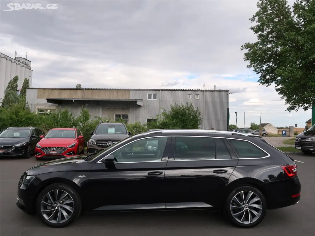 Škoda Superb, 2,0 TSi,200kW,NovéČR,L&K,4x4 - fotka 6
