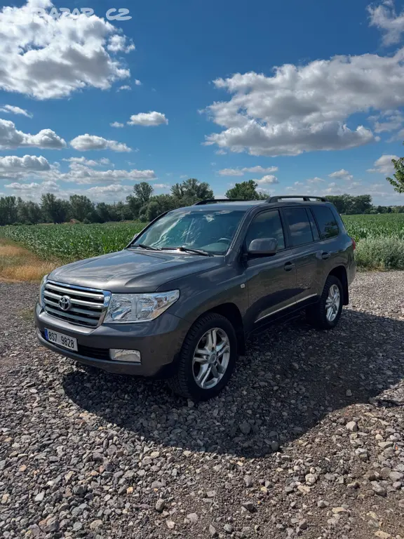 Toyota Land Cruiser 200 4.5 V8 Čistá Cebia 177tis